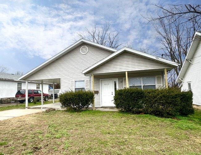 Building Photo - 3-Bedroom Home with Large Backyard & Carport