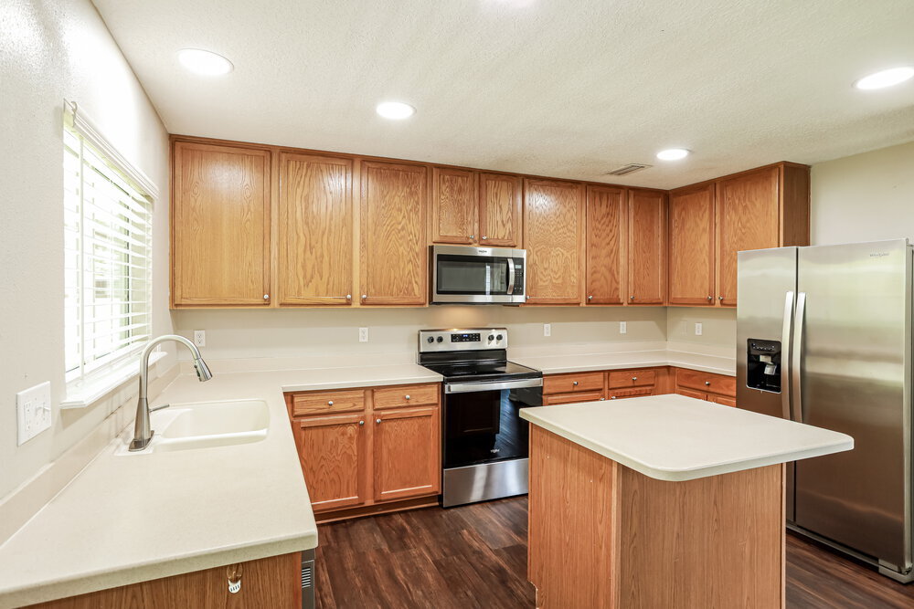 Building Photo - 7068 Beekman Lake Dr