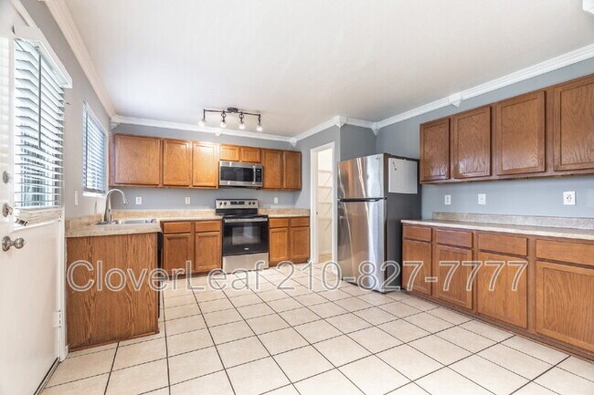 Building Photo - 5818 Sherbrooke Oak