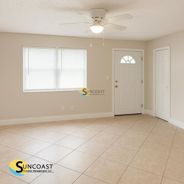 Building Photo - 3235 Holly Berry Ln