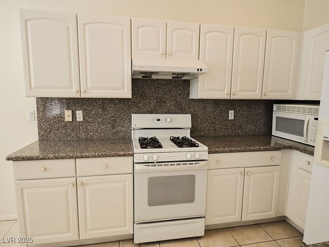 Building Photo - 10325 Whispy Willow Way