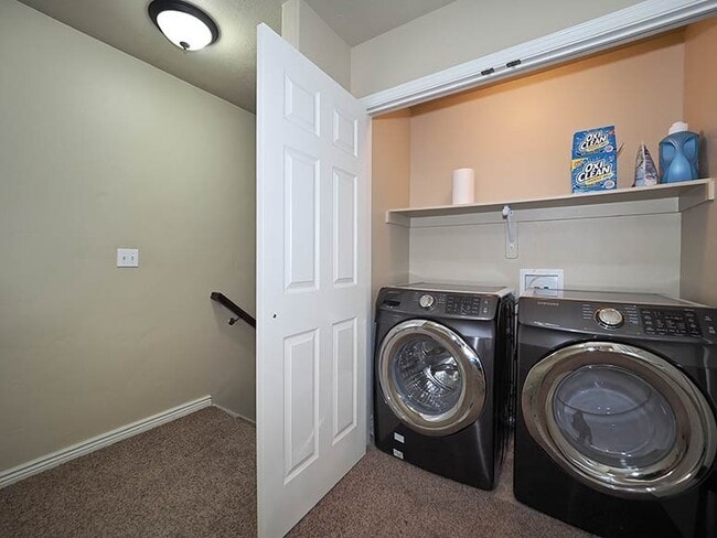 Building Photo - Perfect Town Home in Eagle Mountain