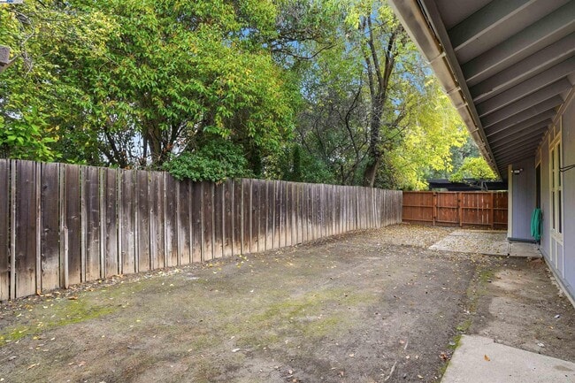 Building Photo - 1930 Camino Verde