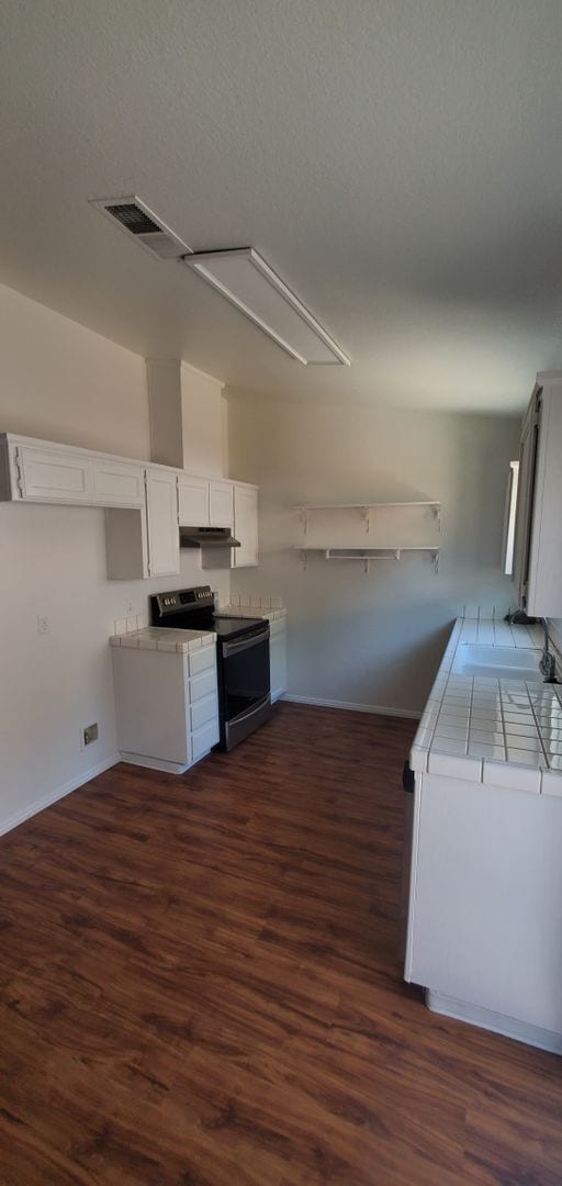 Building Photo - Turlock 2 Bedroom 2 Bath with Garage Triplex