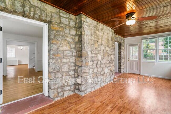 Building Photo - 720 Northern Ave