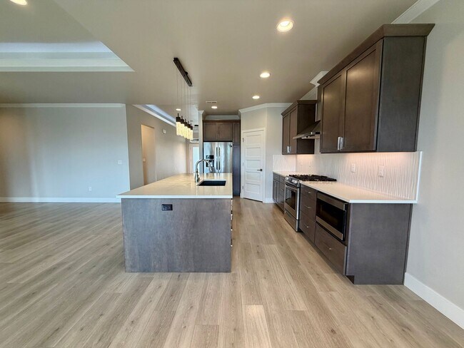 Building Photo - Gorgeous 4 bed, 2.5 ba in Richland's Westcliffe Neighborhood