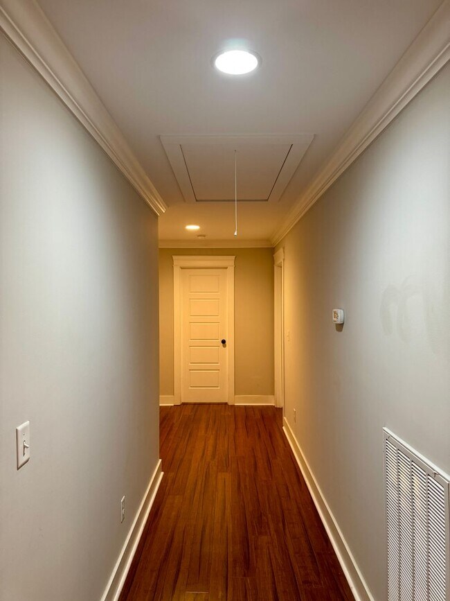 Building Photo - 6477 Olin Ln