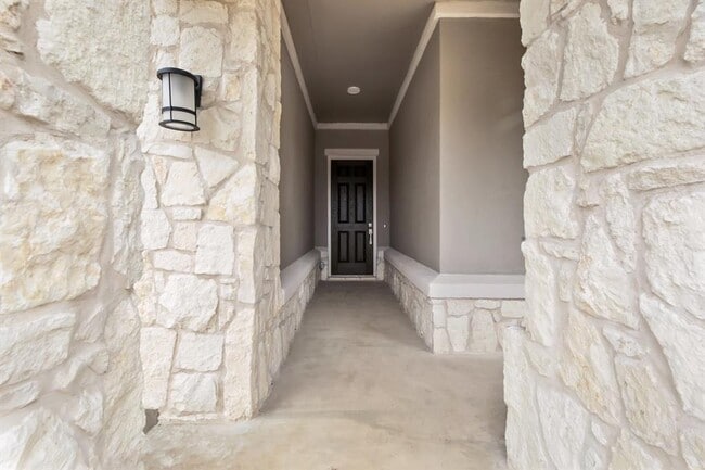 Building Photo - 100 Jarbridge Dr