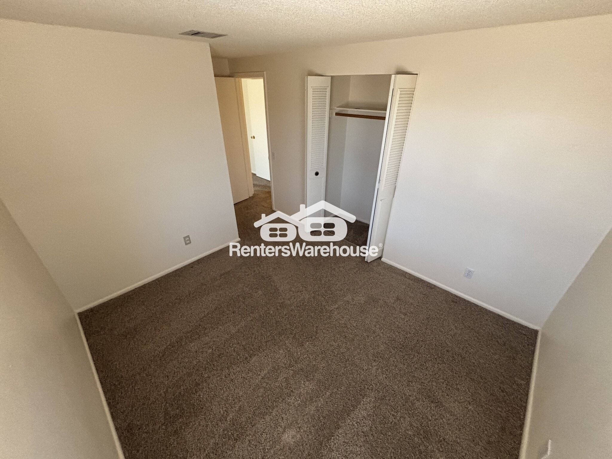 Building Photo - 2126 N Villas Ln
