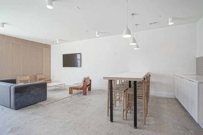 Building Photo - 2654 Coral St