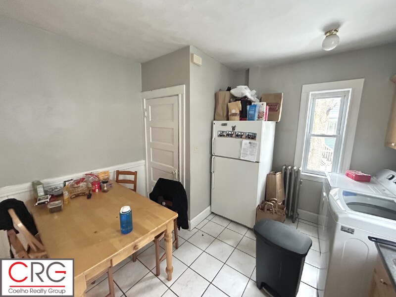 Building Photo - 183 College Ave