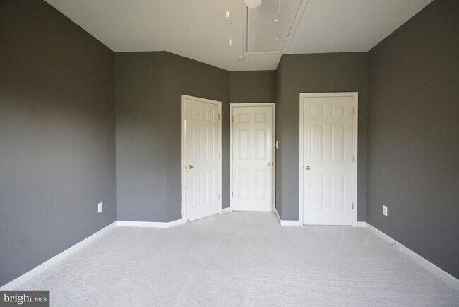 Building Photo - 5569 Jamisons Farm Dr