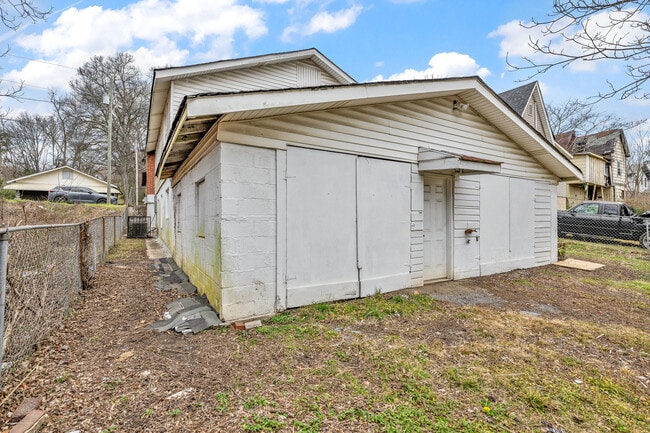 Building Photo - 4413 6th Ave