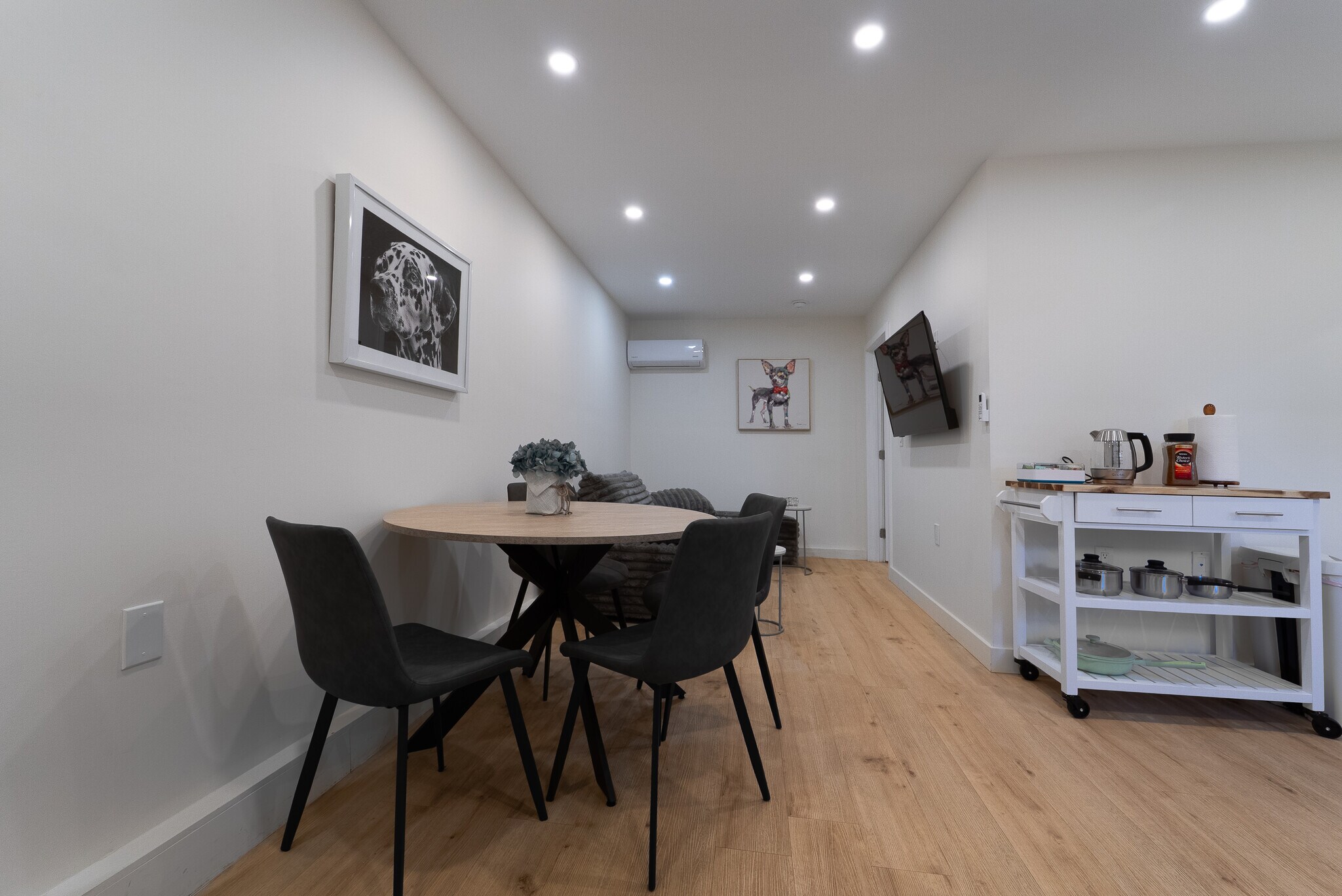 Building Photo - 7443 Jordan Ave