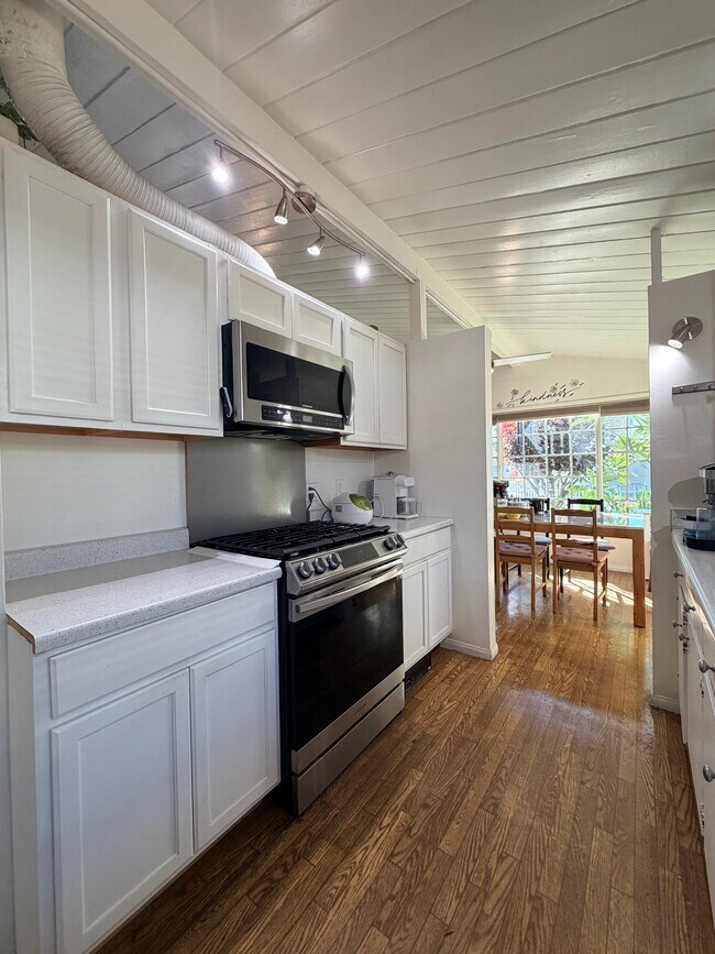 Building Photo - 11914 Volunteer Ave