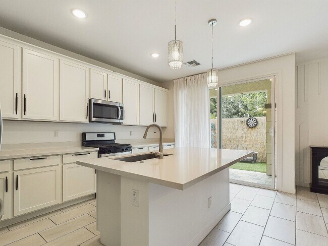 Building Photo - A luxe home in the heart of Chandler