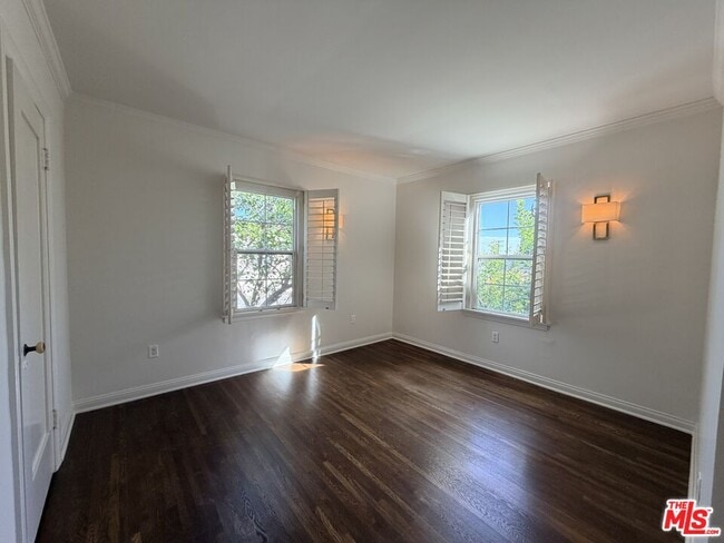 Building Photo - 6110 Scenic Ave