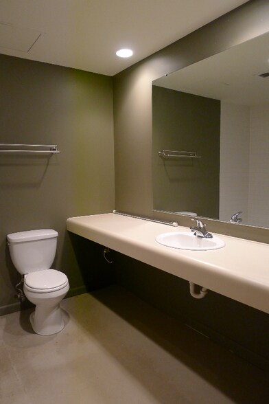 Building Photo - 41 Burroughs St