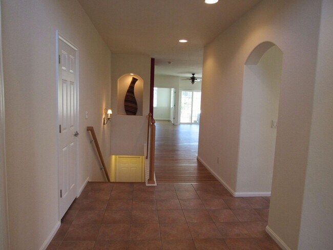 Building Photo - Ranch living in this Spacious Townhome in ...