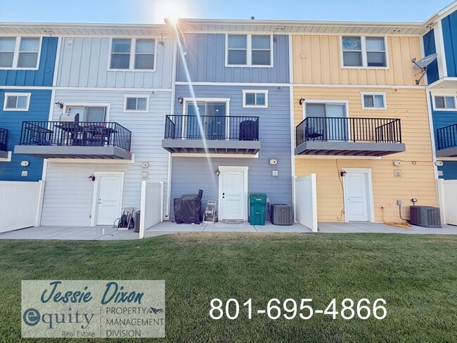 Building Photo - 2522 W Knights Ln