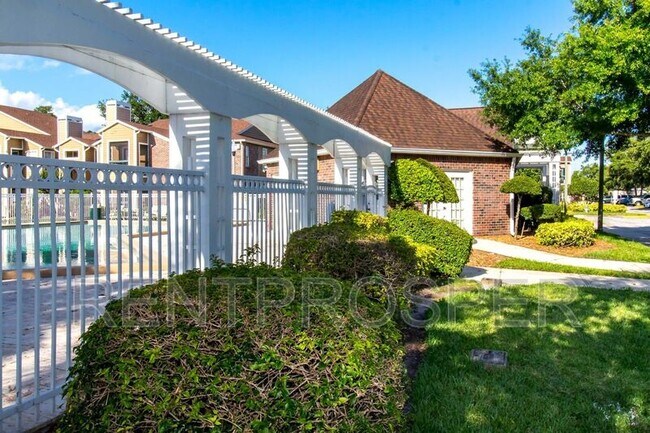 Building Photo - 4225 Thornbriar Ln