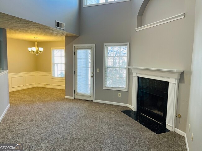 Building Photo - 2119 Manhattan Pkwy