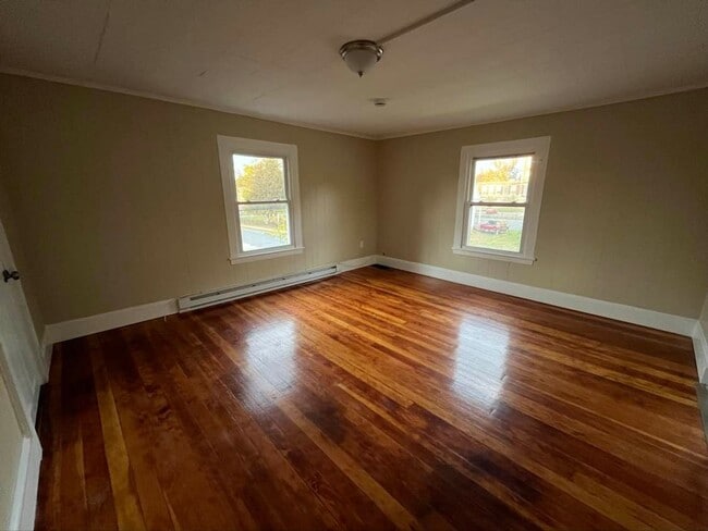Building Photo - Gorgeous 1-bedroom, Second floor! Apartmen...