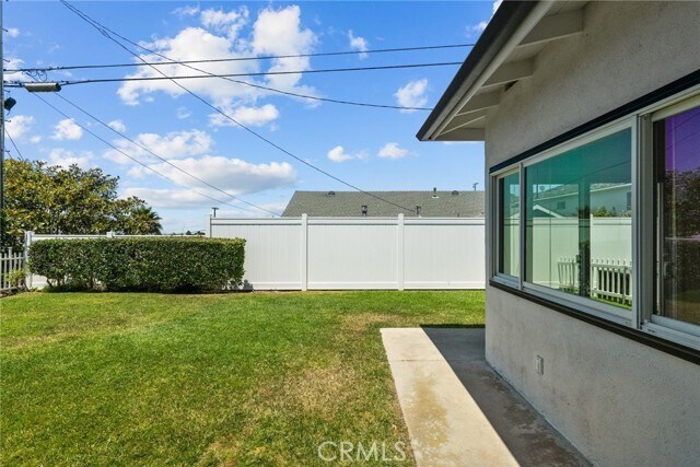 Building Photo - 321 Vía San Sebastian