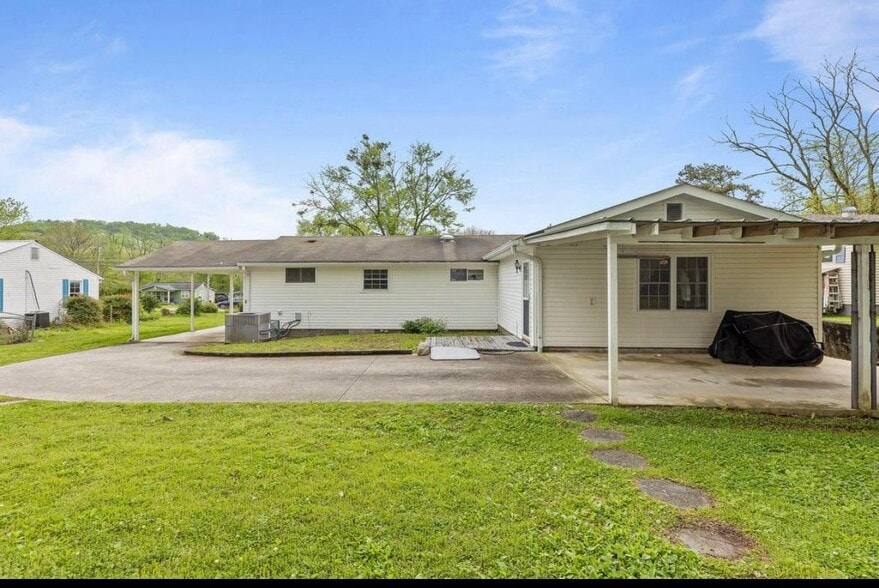 Building Photo - 861 Ogrady Dr