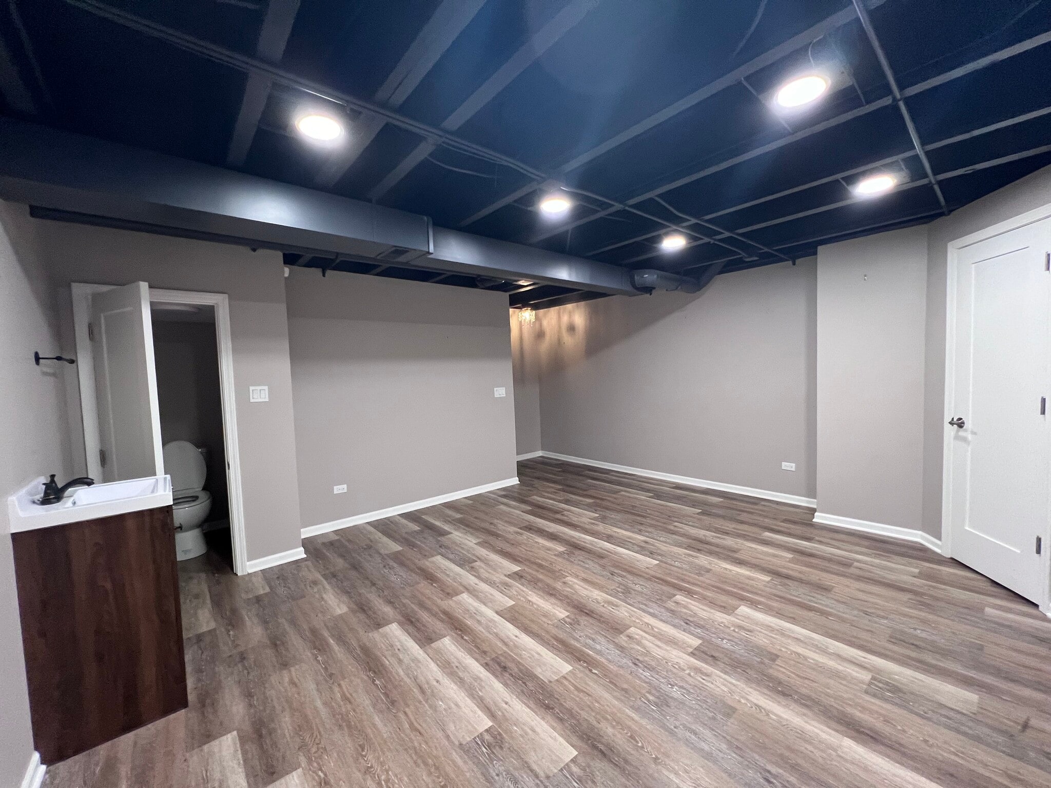 Building Photo - 2024 Grayhawk Dr