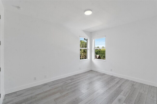 Building Photo - 12015 NW 83rd Pl