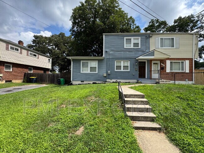 Building Photo - 2304 Lakewood St