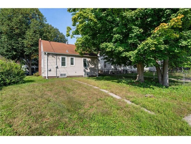 Building Photo - 2500 N Thomas Ave