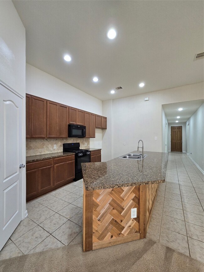 Building Photo - 22526 Belmont Cove Ln