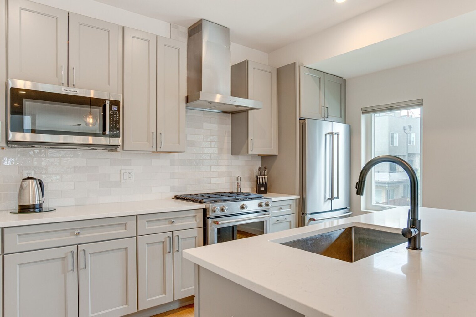 Building Photo - 3890 W 13th Ave