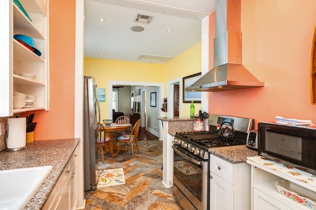 Building Photo - 4123 Avenue Q