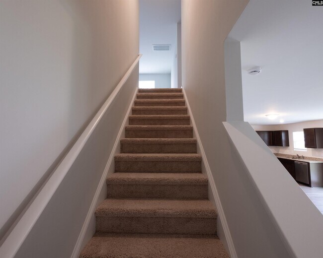 Building Photo - 1042 Begonia Dr