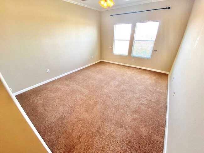 Building Photo - Gorgeous Summerlin 2 Bedroom, 2 Bathroom C...