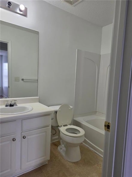 Building Photo - 357 Azalea Cir