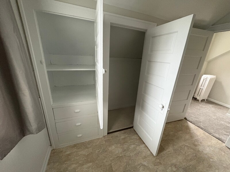 Building Photo - 834 Paris Ave NE