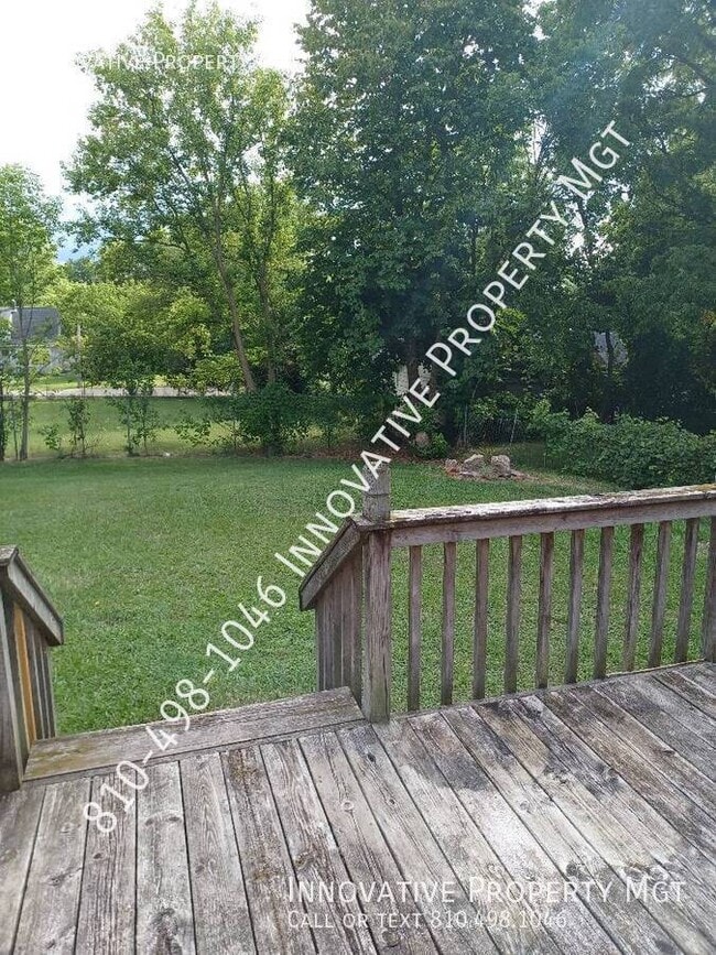 Building Photo - 3087 Hatherly Ave