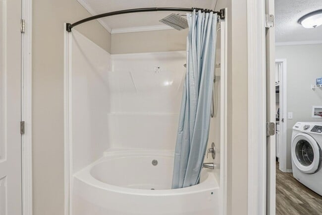 Building Photo - 4704 47th Ave