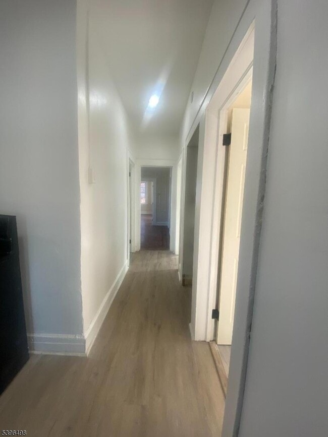 Building Photo - 61 Wainwright St