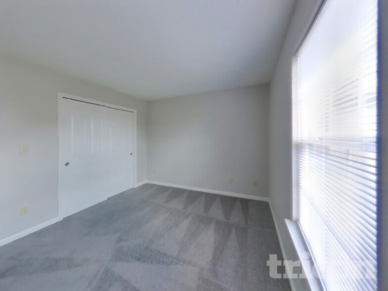Building Photo - 7260 Kidwell Dr
