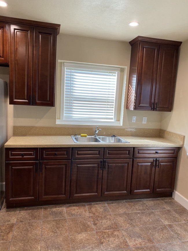 Kitchen - 1510 W 79th St