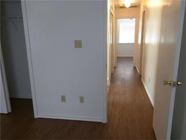 Building Photo - 1027 Sagewood Trl