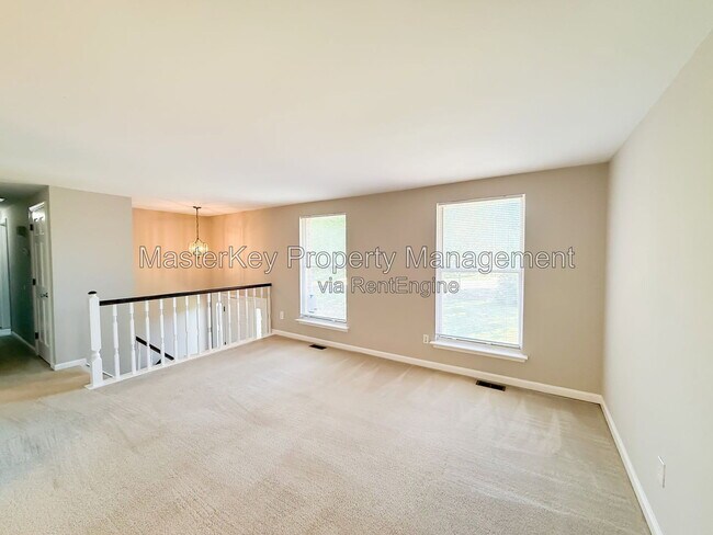 Building Photo - 704 E Dynasty Dr