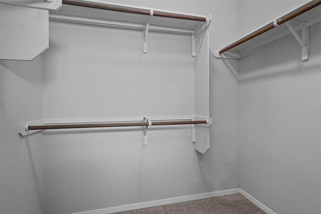 Building Photo - 300 Delta Crst