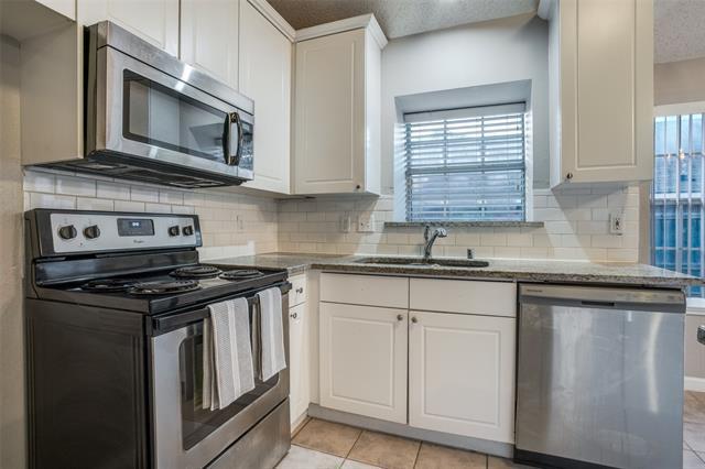 Building Photo - 10000 Queens Rd