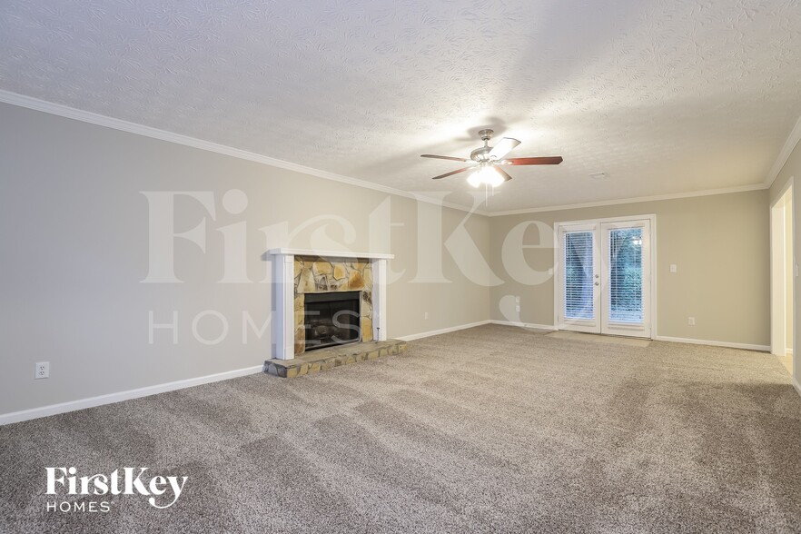 Building Photo - 3585 Chastain Ct